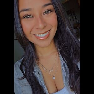 Meet your Posher, Vanessa